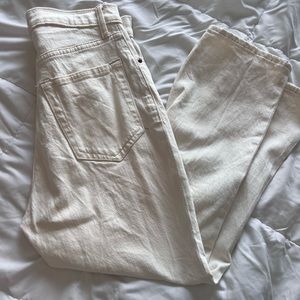 Abercrombie and Fitch Cream Ultra High Rise Straight Jean - size 8 XS length